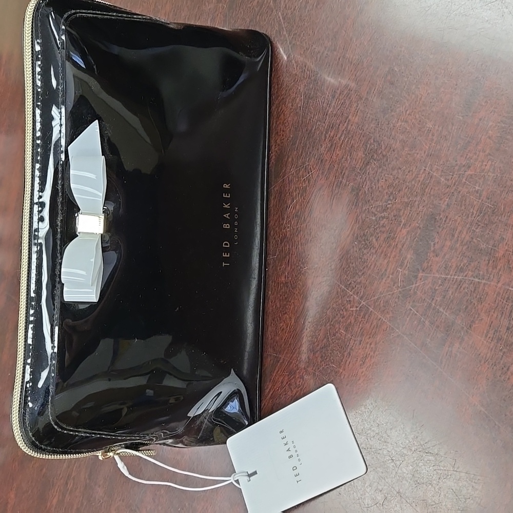 NWT Ted Baker Necessaire Large Washbag  Black with Bow